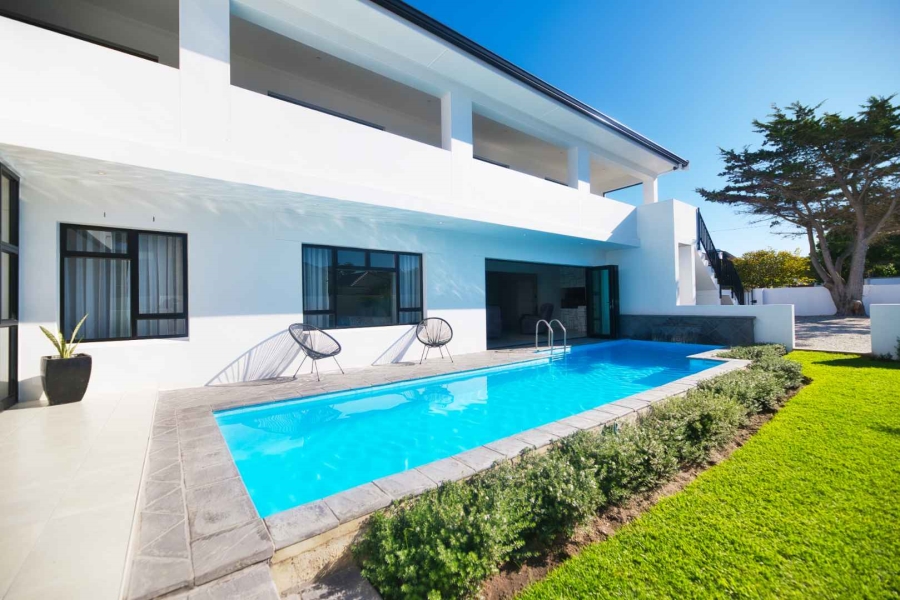 9 Bedroom Property for Sale in Westcliff Western Cape